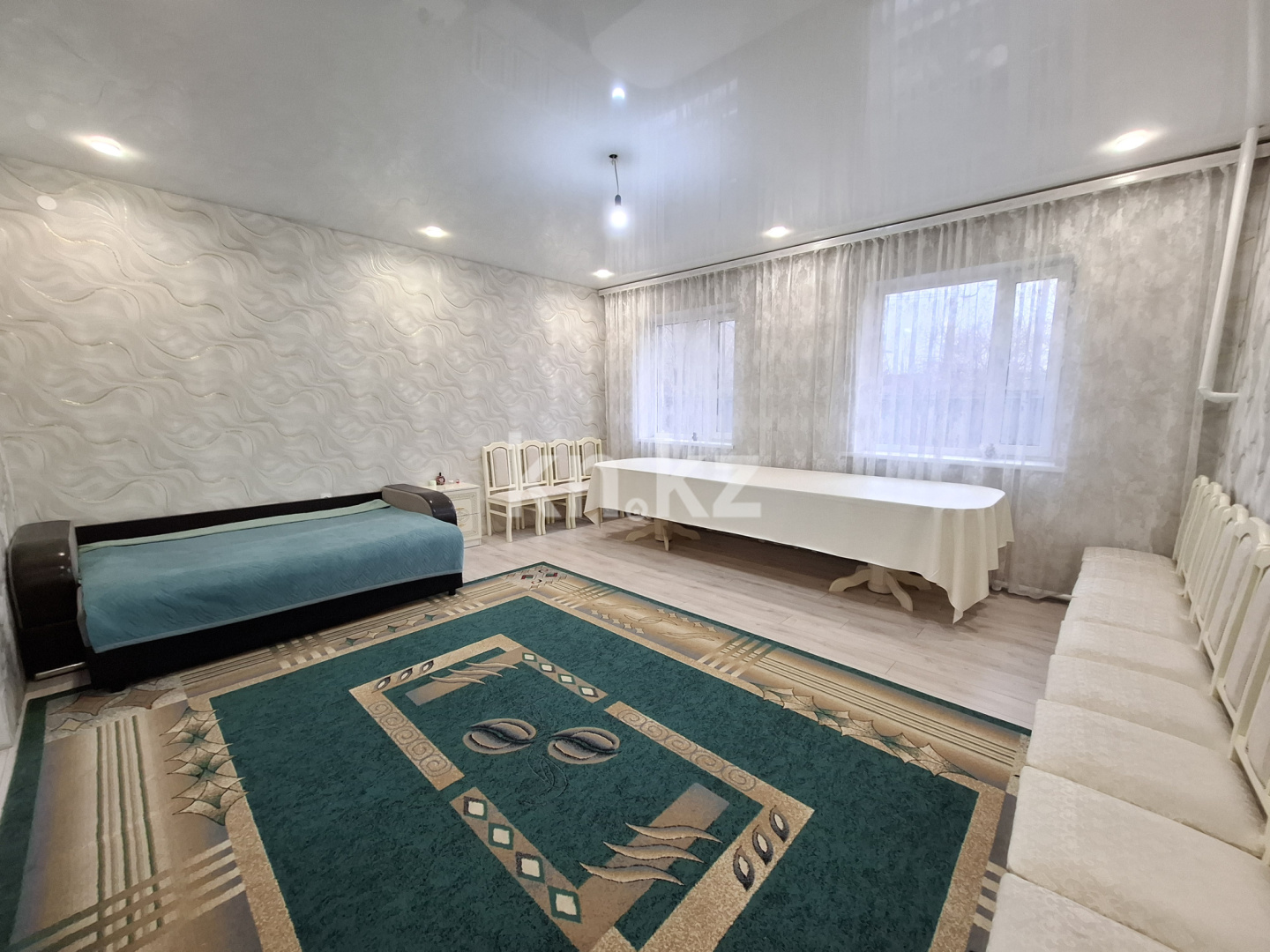 Продажа 5-комнатного дома, 225 м², пер. Аксайский - Продажа домов и коттеджей в Караганде фото 2 из 17