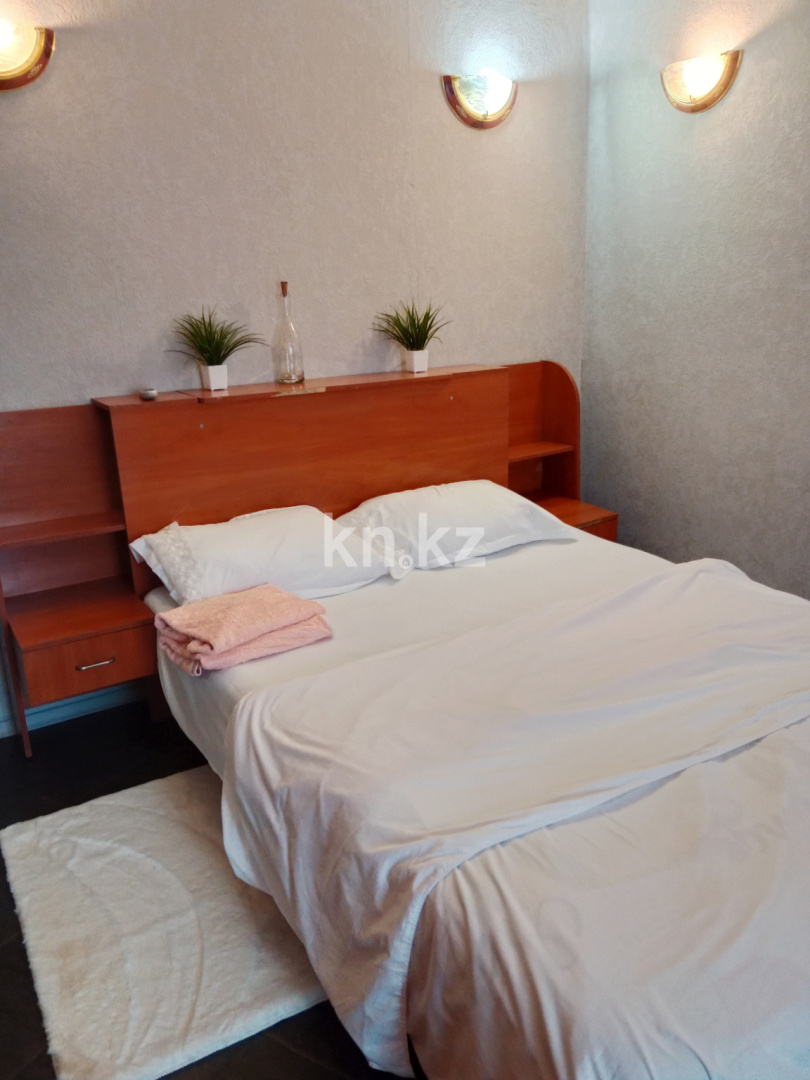 Аренда 2-комнатной квартиры посуточно, 44 м², ул. Казахстан, дом  104 - Аренда квартир посуточно в Усть-Каменогорске фото 6 из 10
