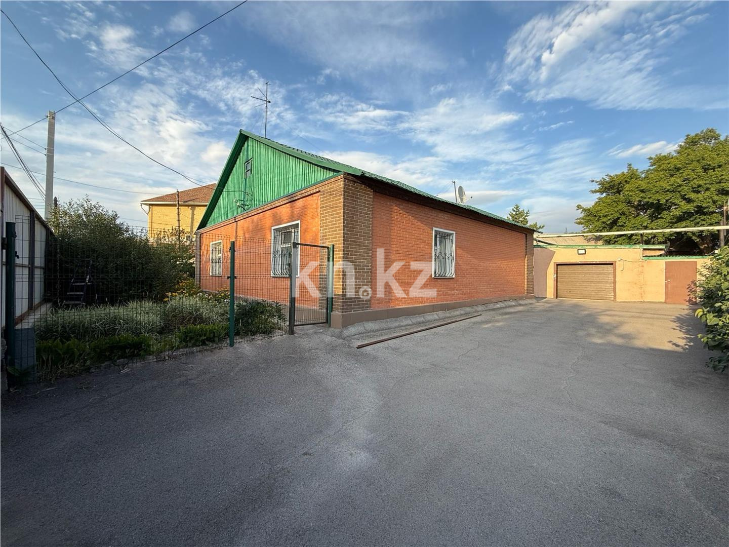 Продажа 4-комнатного дома, 124 м² - Продажа домов, коттеджей в Казахстане - страница 2 фото 1 из 17