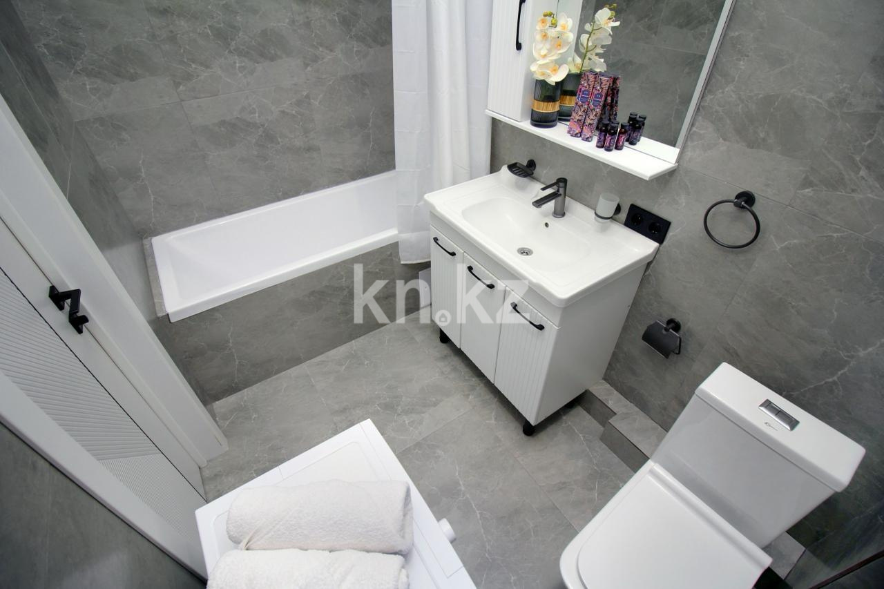 Аренда 1-комнатной квартиры посуточно, 35 м², Сейфуллина, дом  416 - ул. Макатаева в Алматы - фото 8