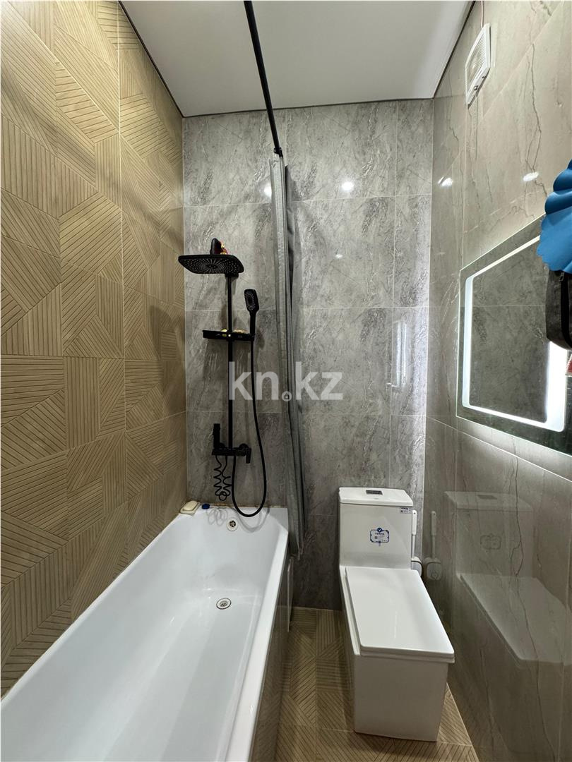 Продажа 2-комнатной квартиры, 68 м², 067 учетный квартал, дом  456/3 в Караганде - фото 13