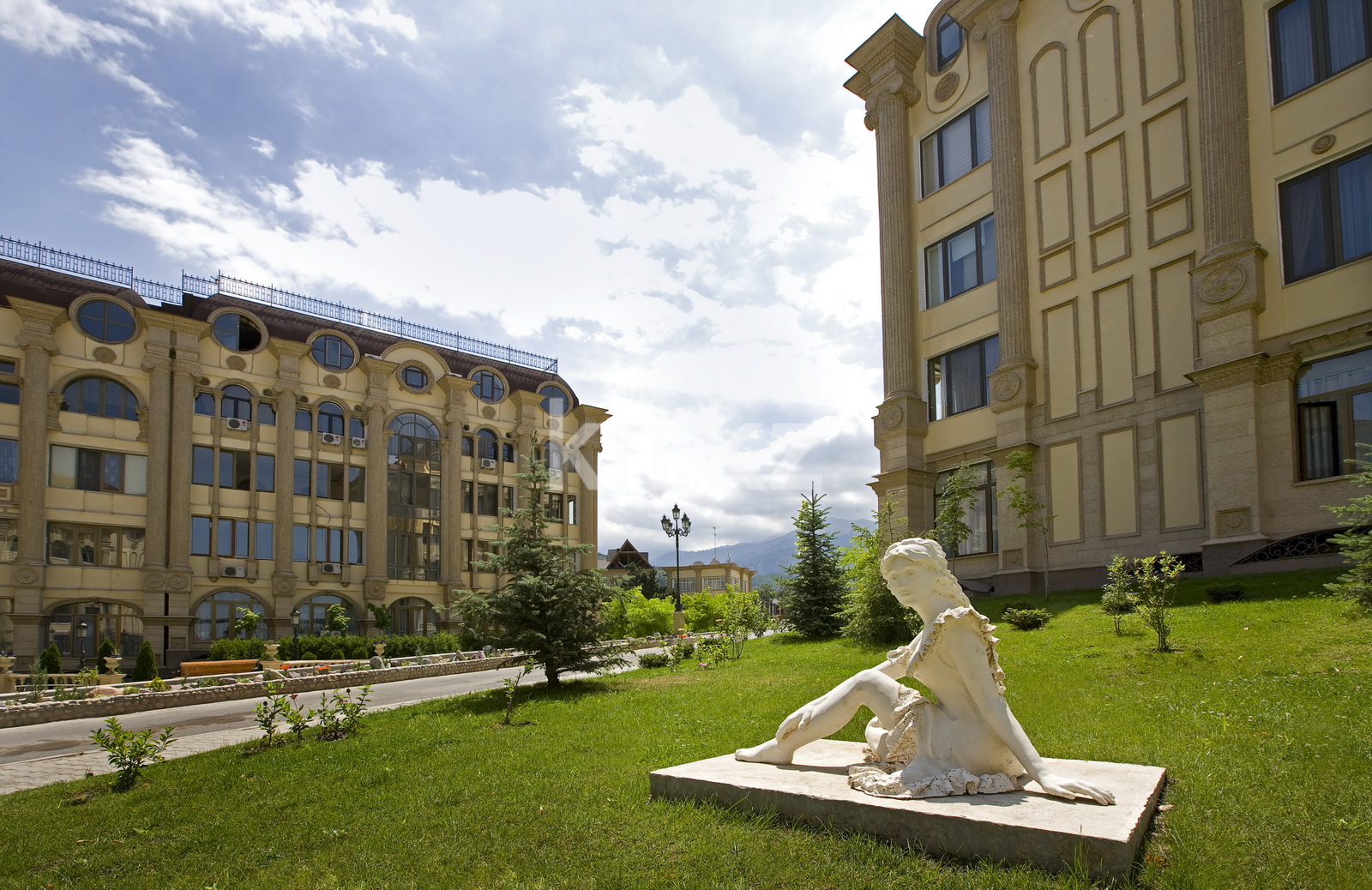 Продажа 2-комнатной квартиры, 93.4 м², ул. Омаровой, дом  25/1 в Алматы - фото 10