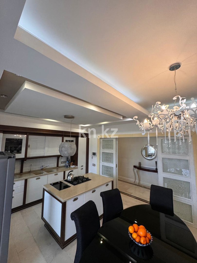 Продажа 5-комнатной квартиры, 206.5 м², ул. Ташенова в Астане - фото 3
