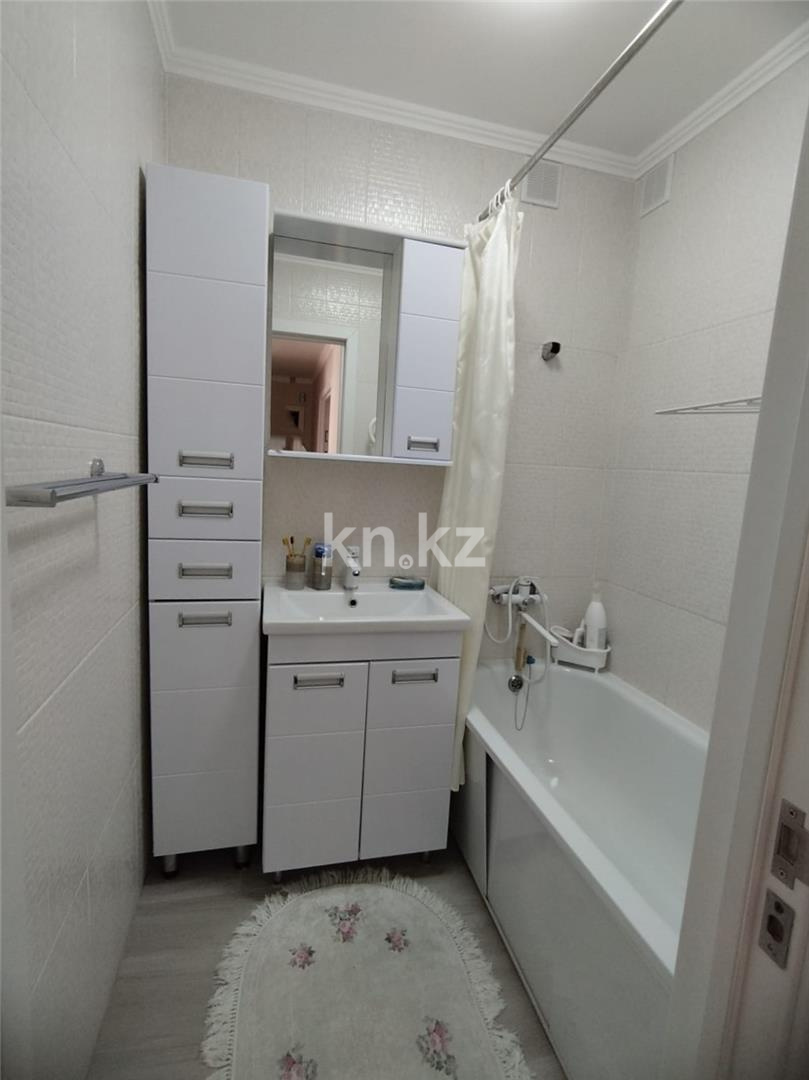 Продажа 3-комнатной квартиры, 60 м² - Продажа квартир в Караганде - страница 2 фото 12 из 19
