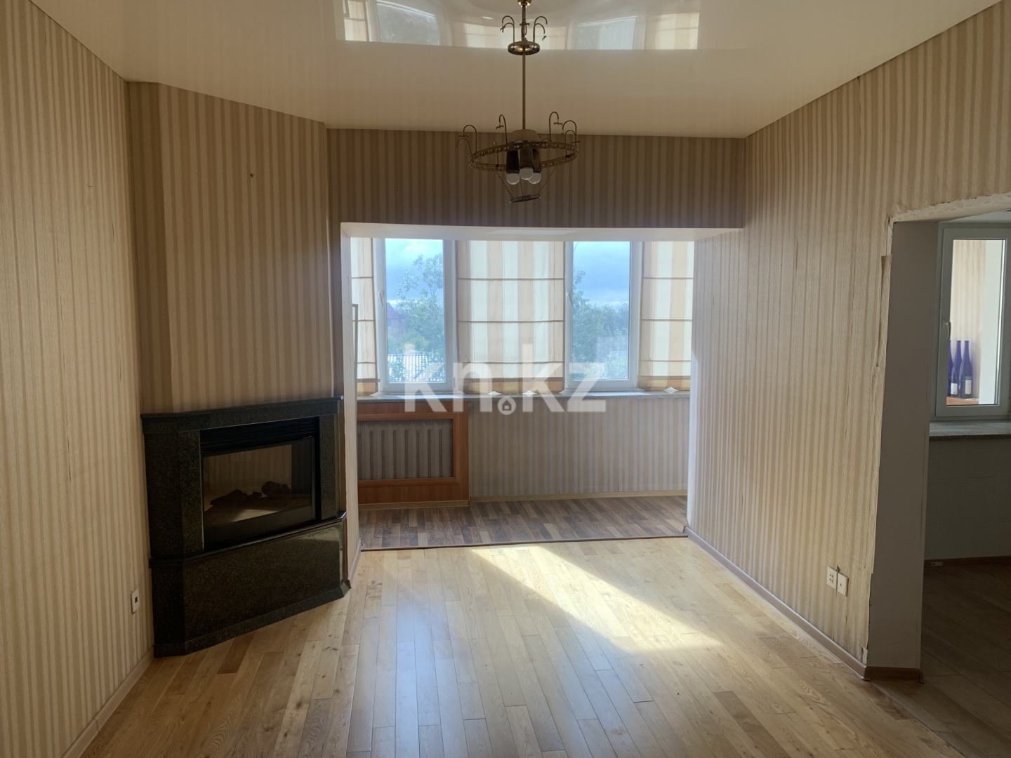 Продажа 3-комнатной квартиры, 73 м², ул. Комиссарова, дом  15 - Продажа  трехкомнатных квартир в Караганде с фото фото 1 из 13