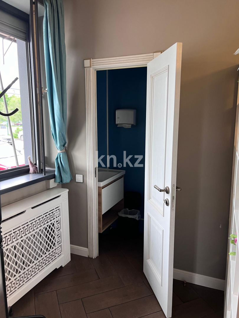 Продажа , 100 м², мкр. Аксай-4, дом  119 - ул. Жубанова - Продажа офисных и торговых помещений в Алматы без посредников фото 4 из 9
