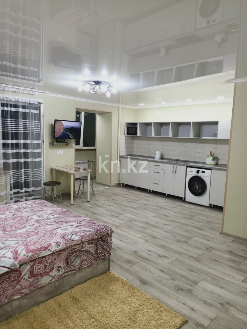 Аренда 1-комнатной квартиры посуточно, 40 м², ул. Казахстан, дом  72 - Продажа квартир в Усть-Каменогорске фото 1 из 8