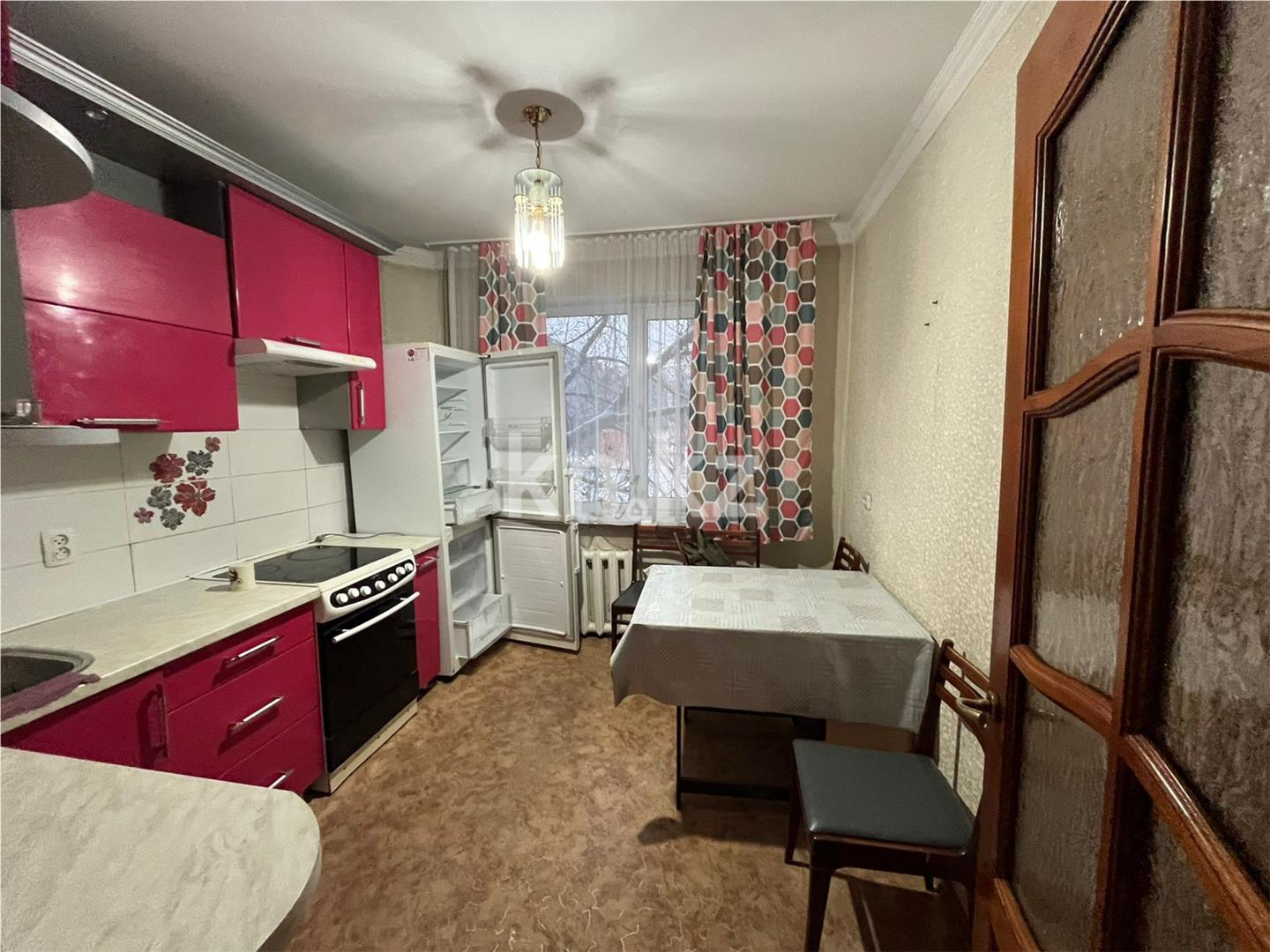 Продажа 3-комнатной квартиры, 65 м² - Продажа  трехкомнатных квартир в Караганде на Юго-Востоке фото 1 из 16