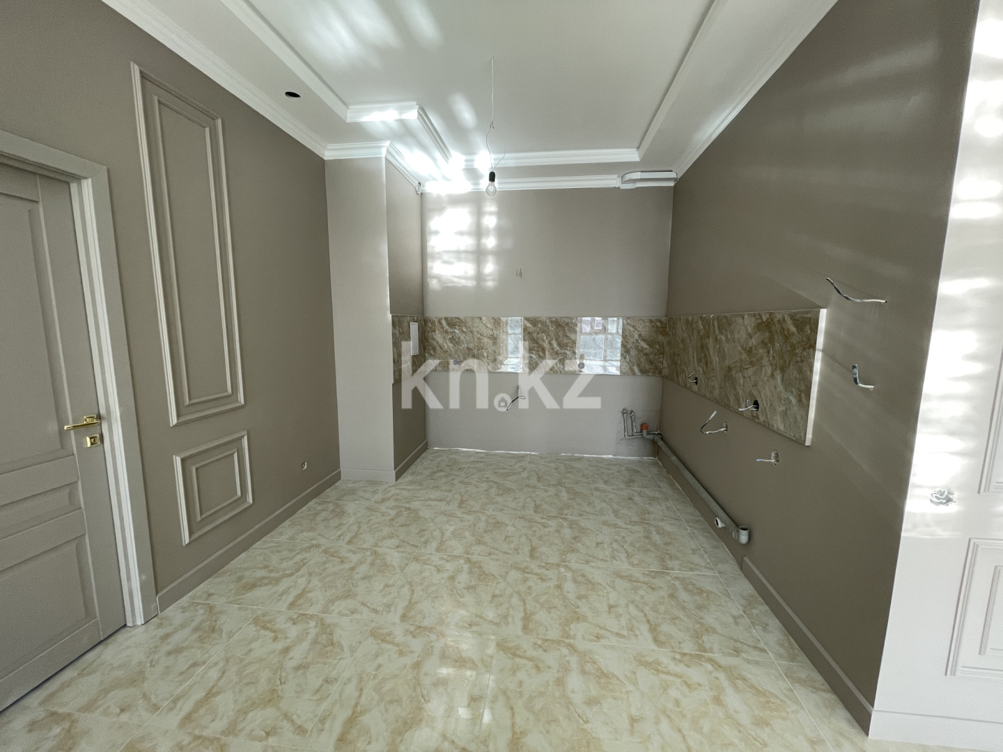 Продажа 4-комнатной квартиры, 142 м², ул. Желтоксан, дом  2/1 в Астане - фото 8