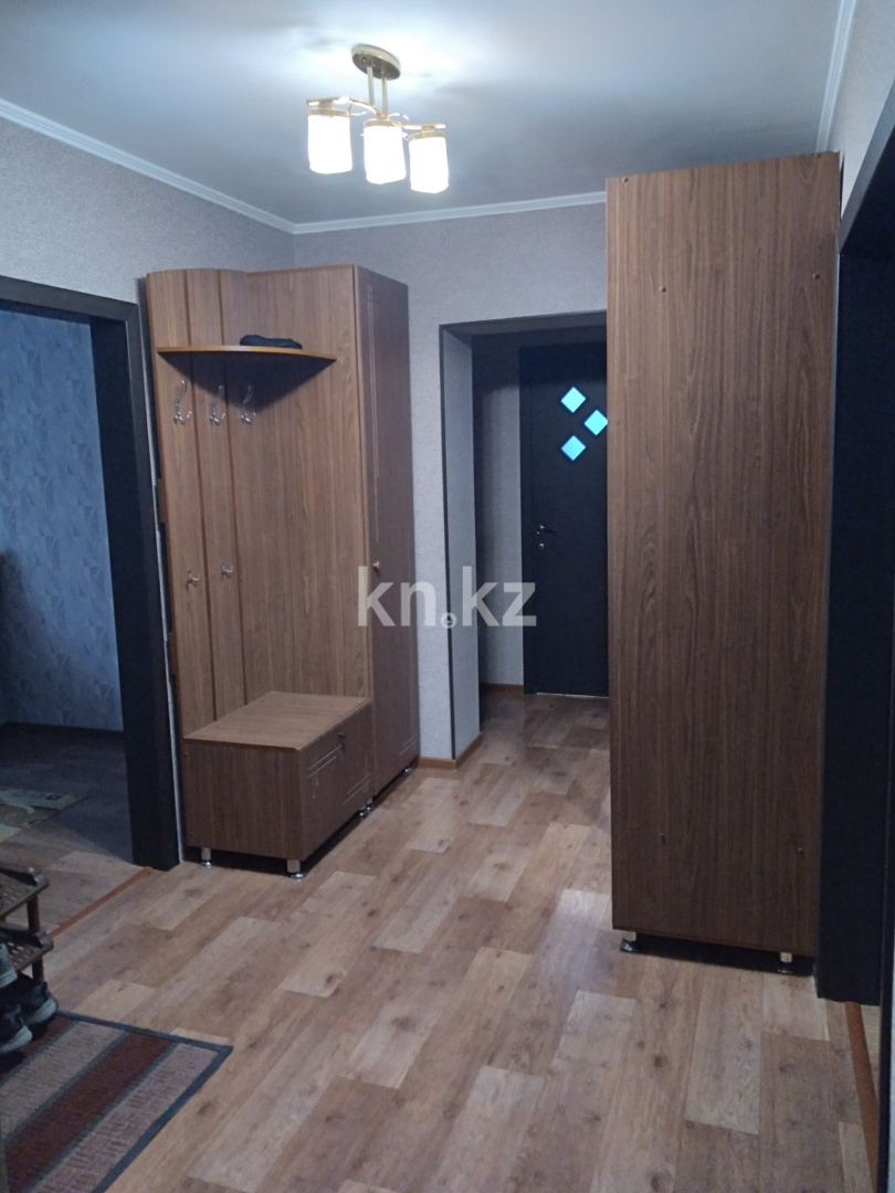 Продажа 4-комнатной квартиры, 76 м², пр. Назарбаева, дом  51 - Продажа  четырехкомнатных квартир в Караганде фото 3 из 9