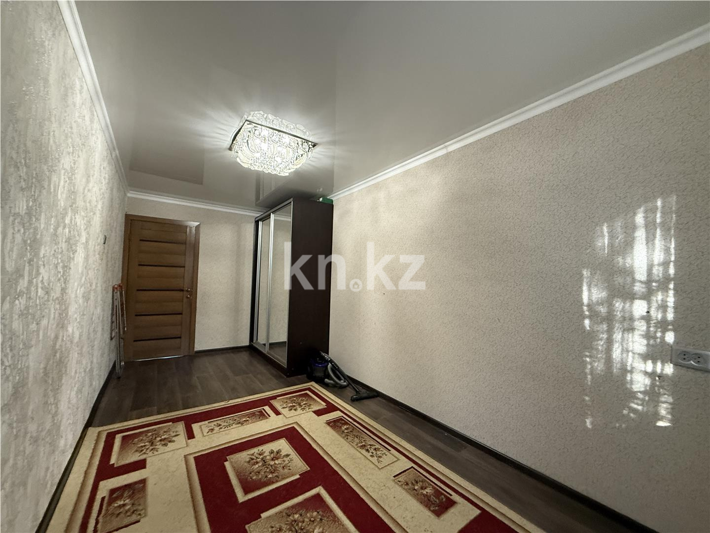 Продажа 2-комнатной квартиры, 42 м², пр. Республики, дом  36 - Продажа  двухкомнатных квартир в Караганде фото 2 из 10