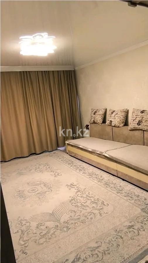 Продажа 4-комнатной квартиры, 80 м², пр. Республики, дом  4 - Продажа четырехкомнатных квартир в Караганде на Юго-Востоке фото 1 из 7