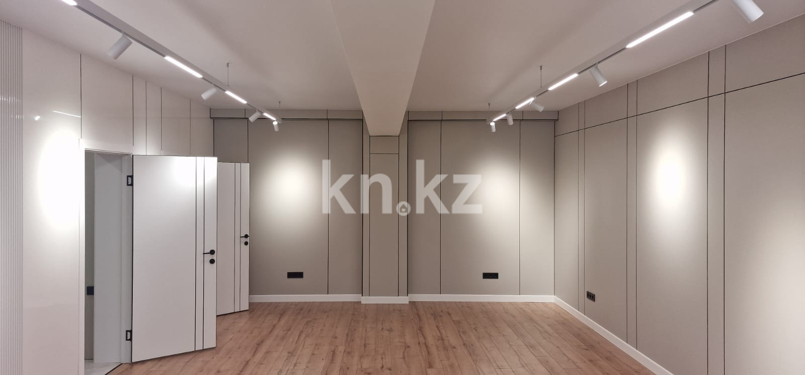 Продажа , 66.4 м², ул. Байзакова, дом  263 - Продажа офисных и торговых помещений в Алматы с фото фото 6 из 24