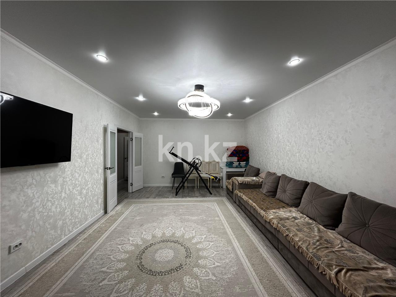 Продажа 3-комнатной квартиры, 94 м², ул. Муканова в Караганде - фото 3