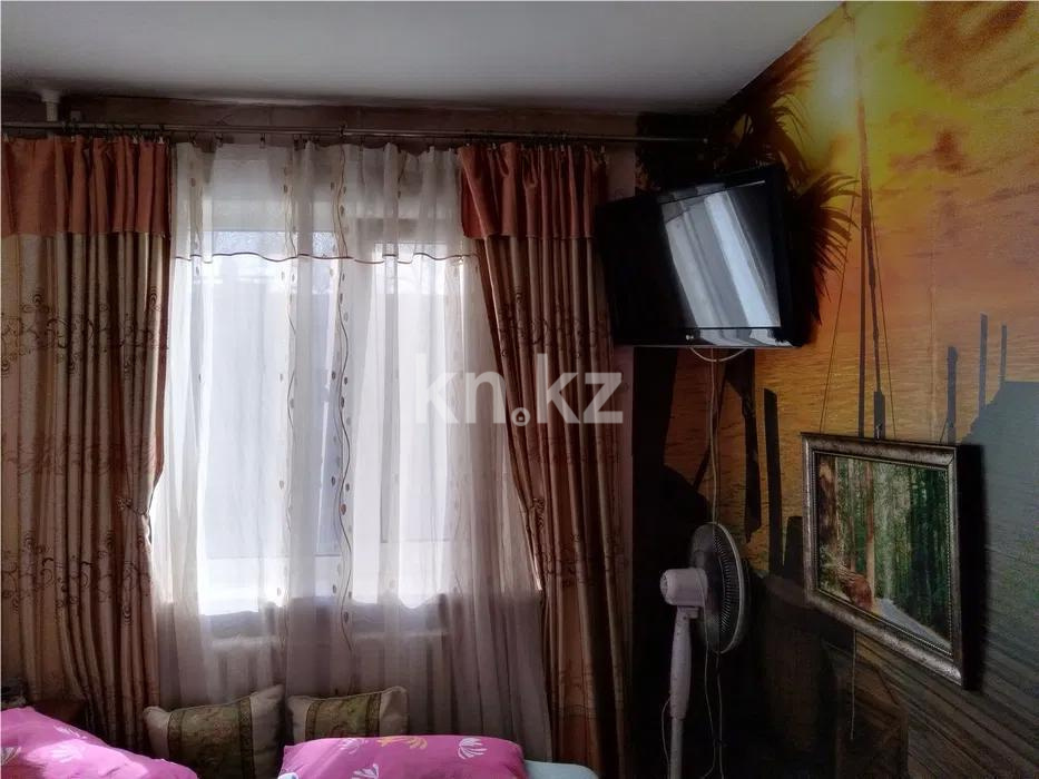 Продажа 3-комнатной квартиры, 45 м², ул. Ержанова, дом  26 - Продажа  трехкомнатных квартир в Караганде фото 2 из 6