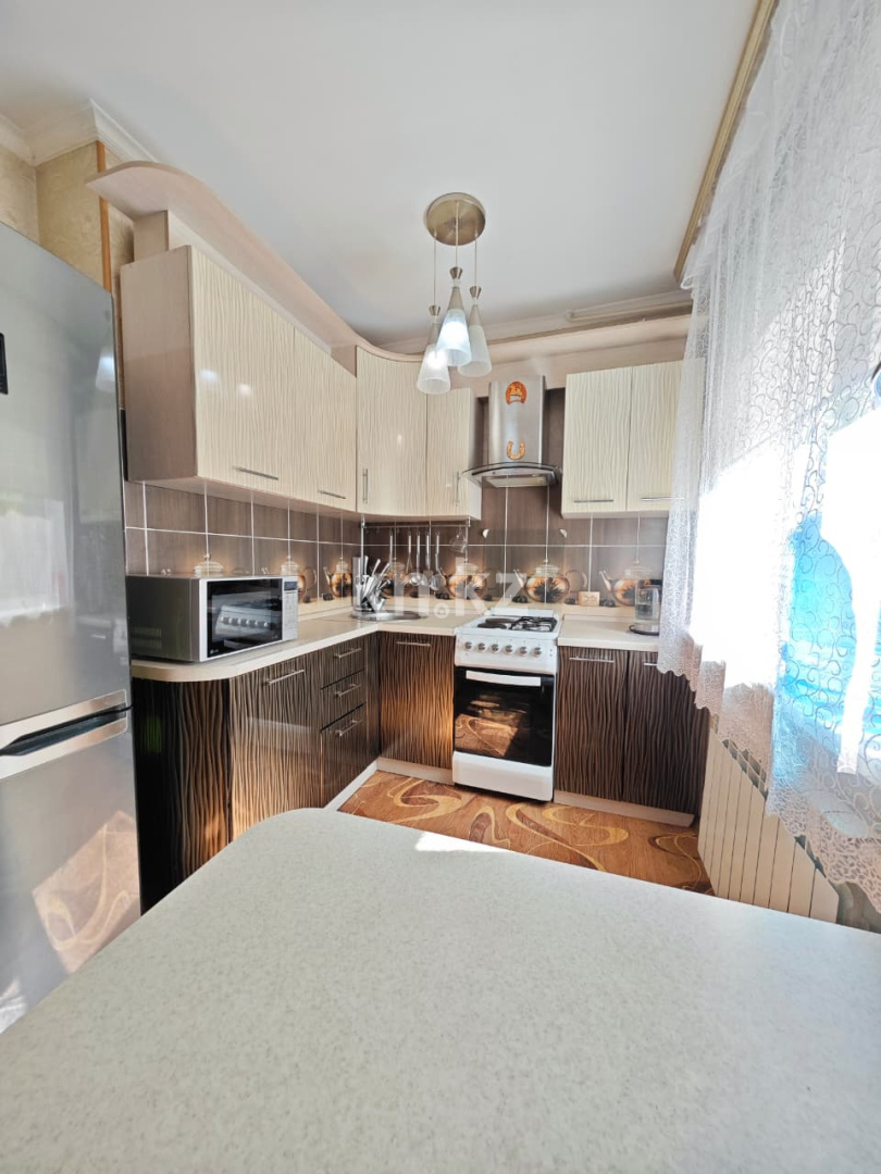 Продажа 3-комнатной квартиры, 62 м², ул. Ержанова, дом  22 - Продажа  трехкомнатных квартир в Караганде фото 1 из 10