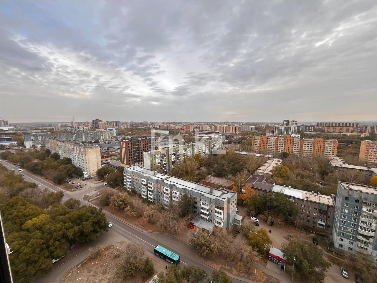 Продажа 3-комнатной квартиры, 68 м², ул. Дюсембекова - Продажа и аренда недвижимости в Караганде фото 41 из 52