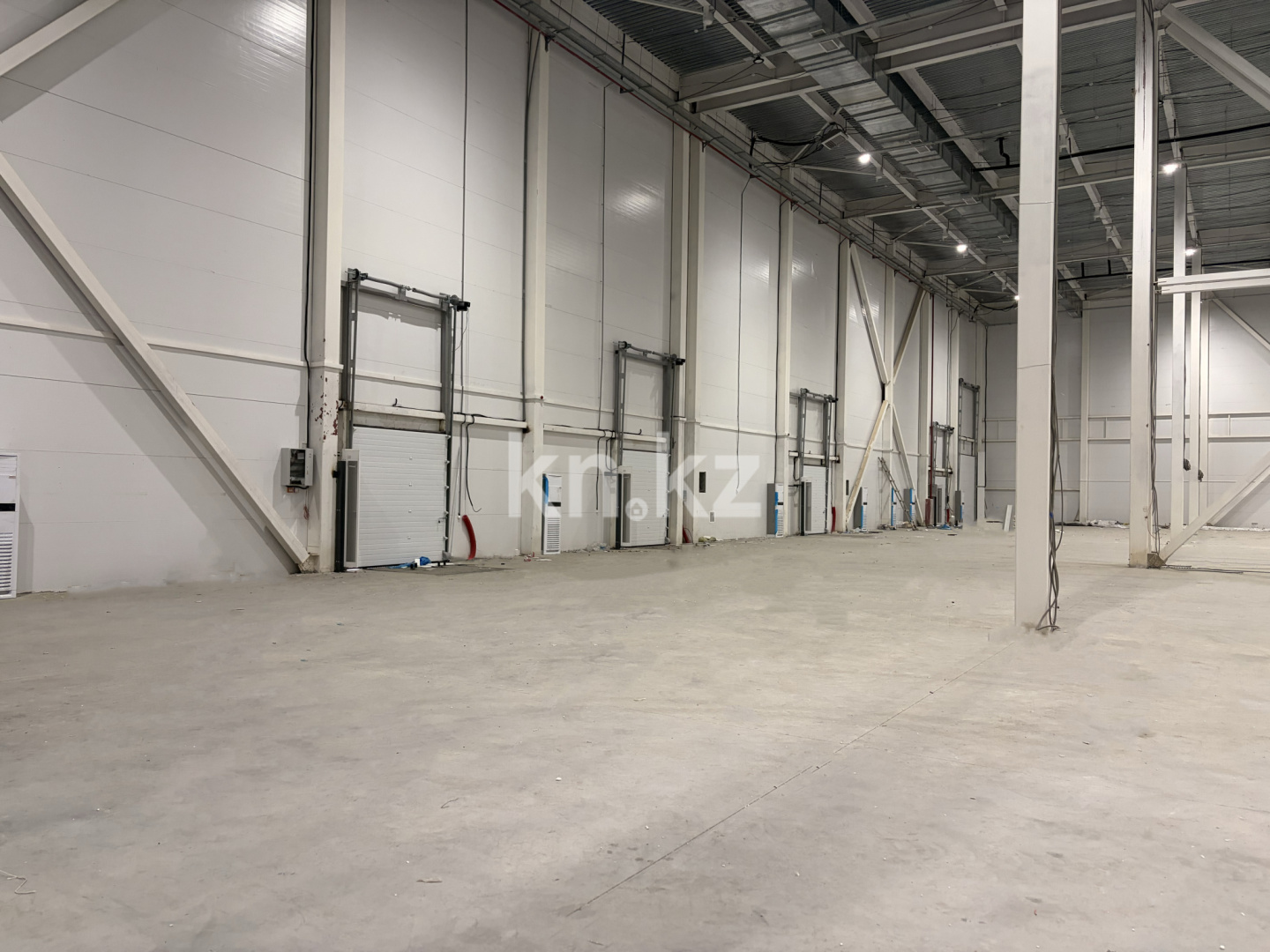 Аренда базы, 4667 м² - Аренда баз, складов и промышленной недвижимости в Казахстане - страница 2 фото 2 из 11