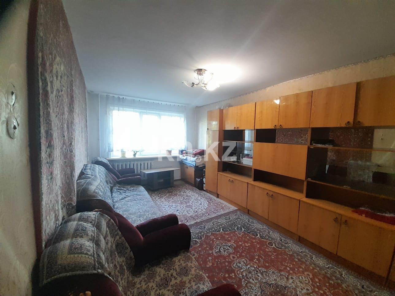 Продажа 3-комнатной квартиры, 60 м², пр. Строителей, дом  29 - Продажа  трехкомнатных квартир в Караганде фото 1 из 11