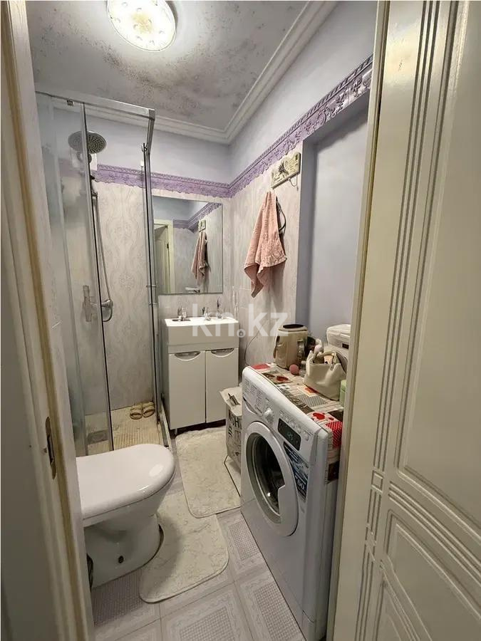 Продажа 2-комнатной квартиры, 43 м², 8 мкр., дом  9 в Алматы - фото 5