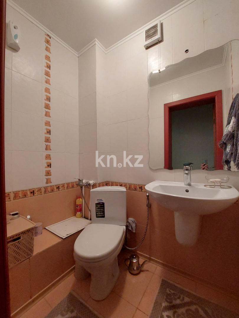 Продажа 4-комнатной квартиры, 110 м², пр. Н. Абдирова, дом  51 - Продажа  четырехкомнатных квартир в Караганде фото 12 из 14