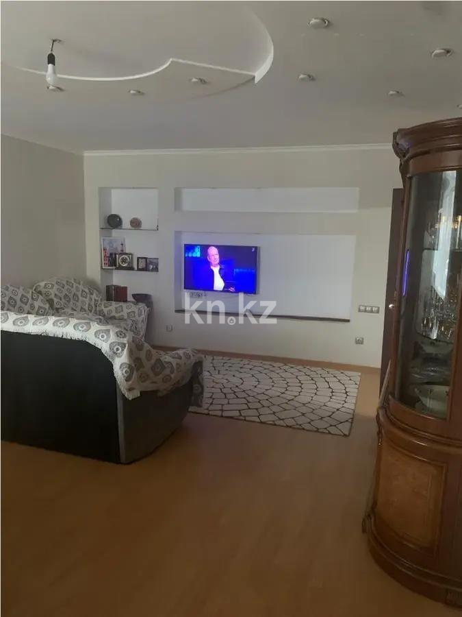 Продажа 3-комнатной квартиры, 102 м², ул. Алиханова, дом  24/6 - Продажа квартир в Караганде без посредников с фото фото 1 из 7