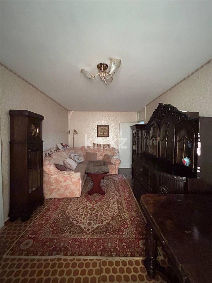 Продажа 3-комнатной квартиры, 58 м², ул. Ерубаева - Продажа квартир в Караганде фото 1 из 15