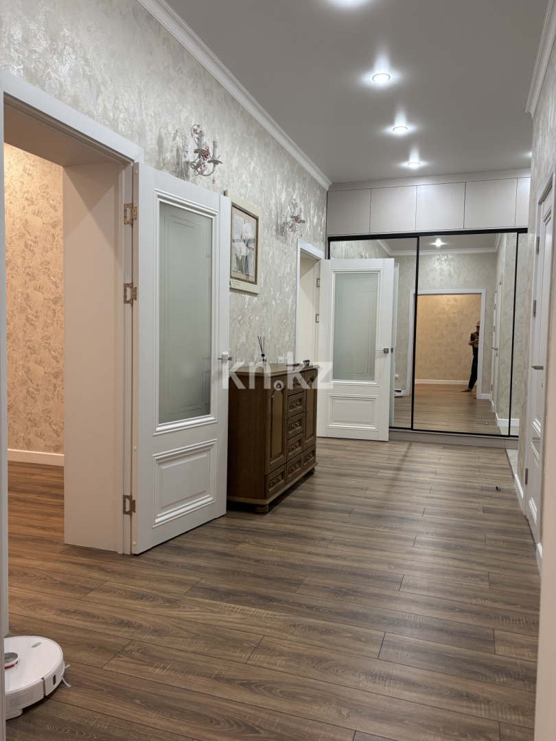 Аренда 3-комнатной квартиры, 90 м², пр. Республики, дом  49 - Аренда квартир помесячно в Караганде фото 14 из 37