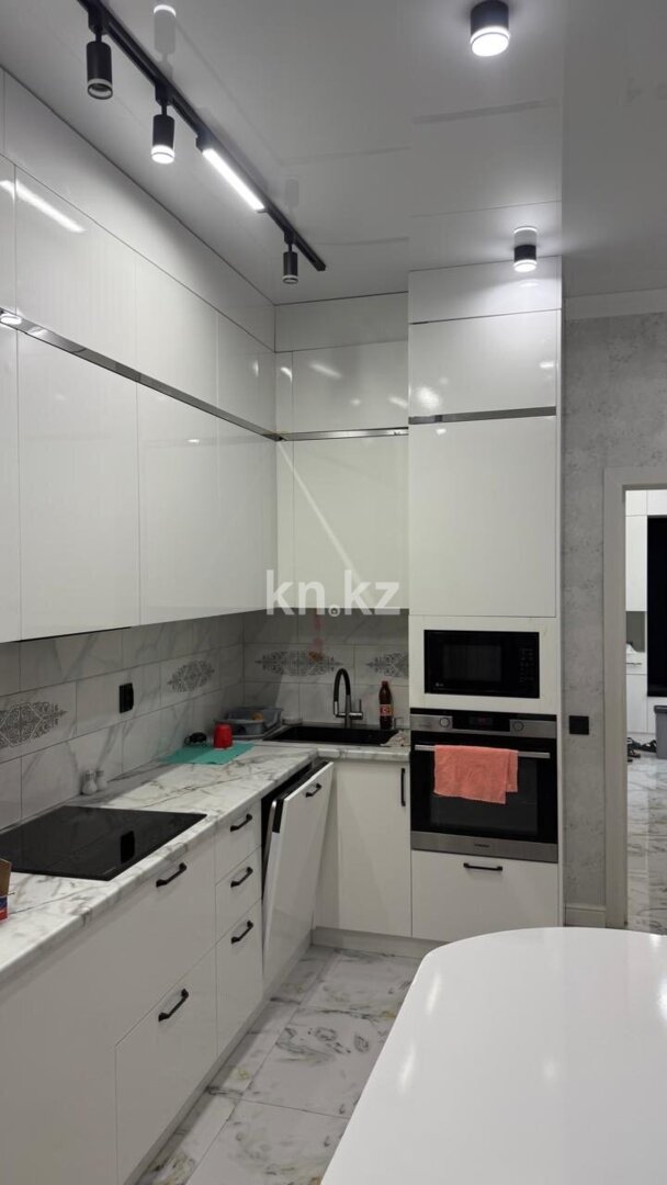 Аренда 3-комнатной квартиры, 120 м² в Астане