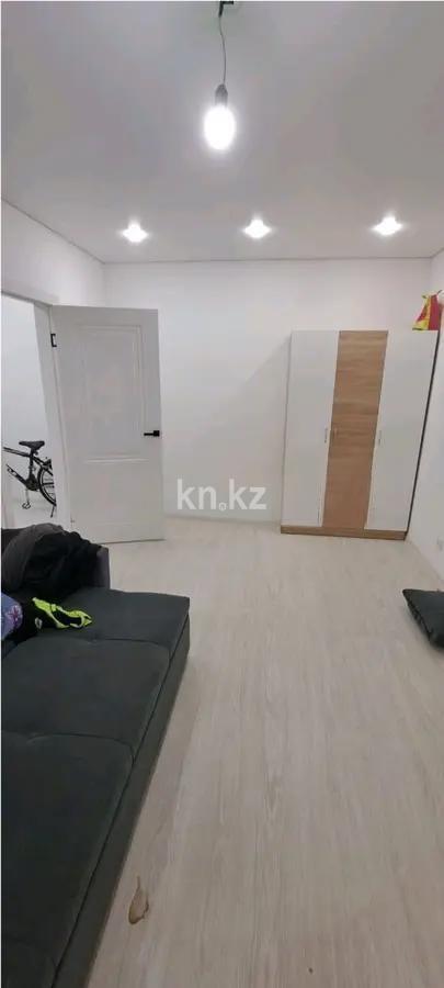 Продажа 1-комнатной квартиры, 42 м², пр. Кошкарбаева, дом  42/1 стр в Астане