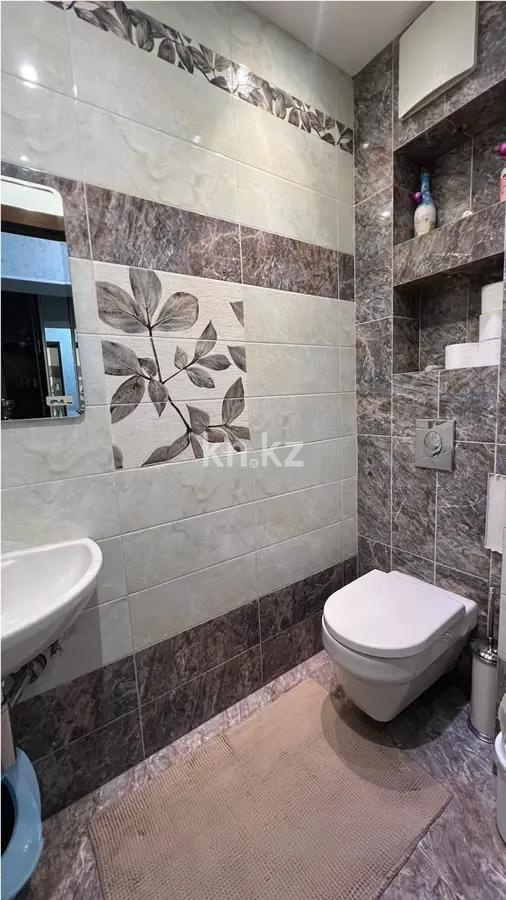 Продажа 4-комнатной квартиры, 93 м², ул. Желтоксан, дом  166 в Алматы - фото 4