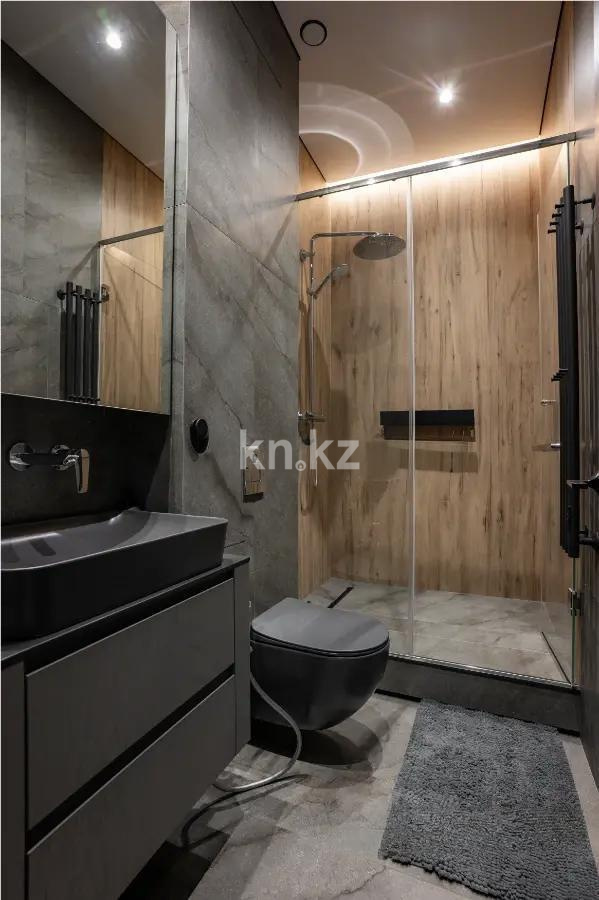 Продажа 3-комнатной квартиры, 130 м², ул. Аманжолова, дом  20 в Астане - фото 6