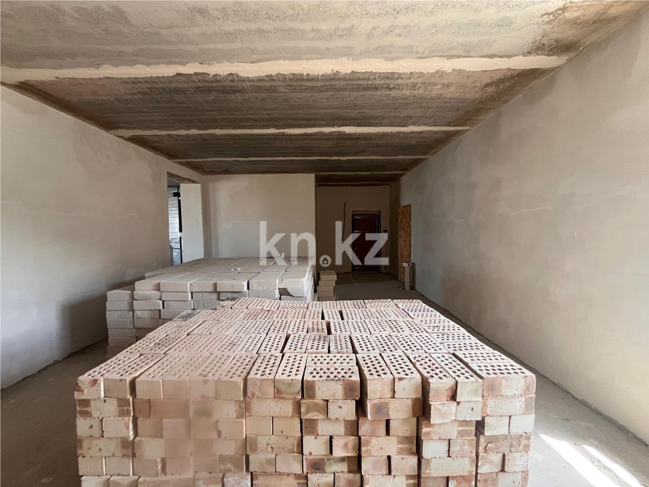 Продажа 4-комнатной квартиры, 118 м², ул. Букетова, дом  3/3 - Продажа  четырехкомнатных квартир в Караганде фото 4 из 10