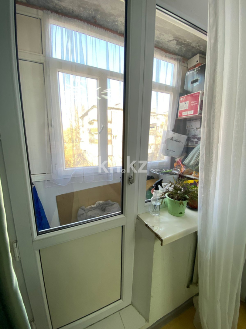 Продажа 3-комнатной квартиры, 47.8 м², мкр-н Восток-2 в Караганде - фото 10
