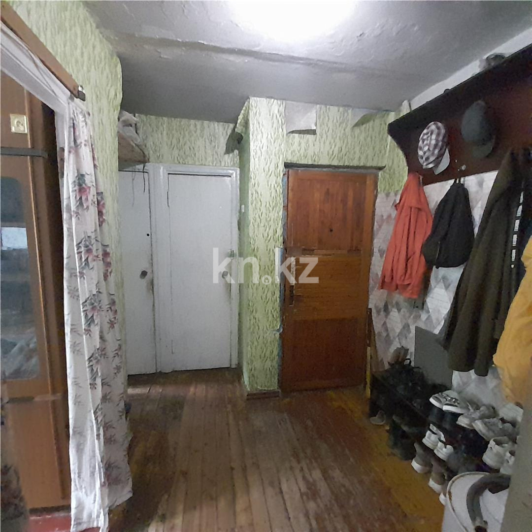 Продажа 4-комнатной квартиры, 60 м², мкр-н 21, дом  29 - Продажа  четырехкомнатных квартир в Караганде фото 8 из 15