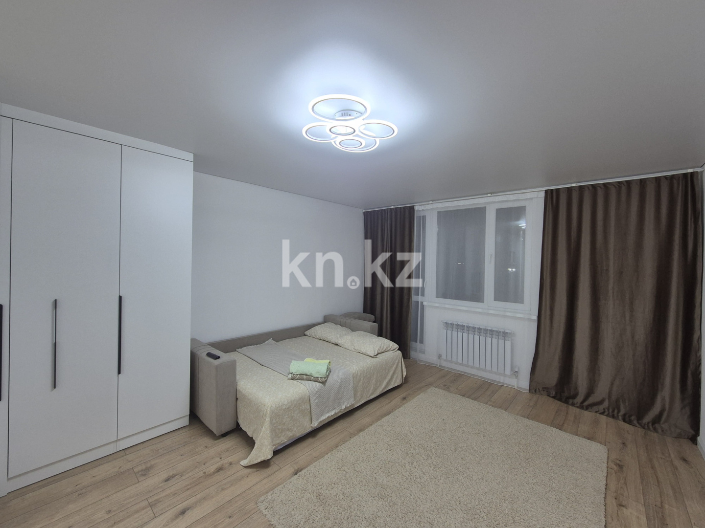 Аренда 1-комнатной квартиры посуточно, 37 м², ул. Муканова, дом  5 - пр. Абылай хана - Аренда квартир посуточно в Астане без посредников фото 1 из 13