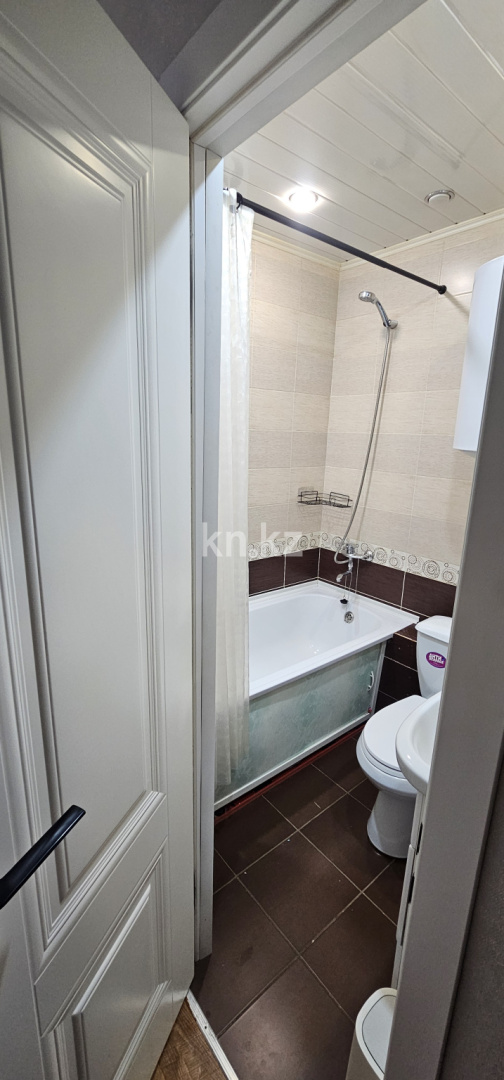 Продажа 3-комнатной квартиры, 43 м² - Продажа трехкомнатных квартир в панельном доме в Караганде - страница 5 фото 15 из 16