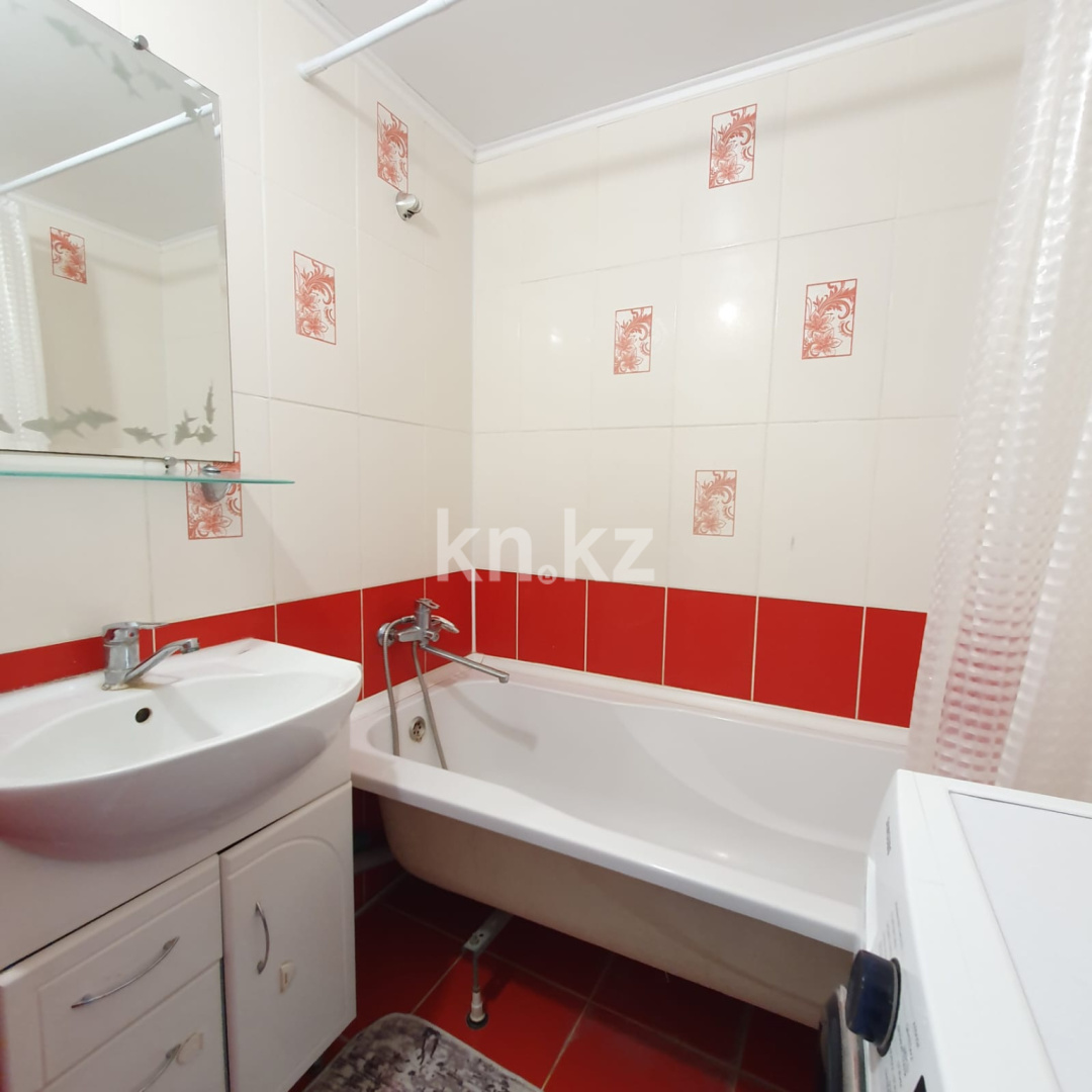 Продажа 4-комнатной квартиры, 91.7 м², 12 мкр. - Продажа квартир в Актобе фото 17 из 26