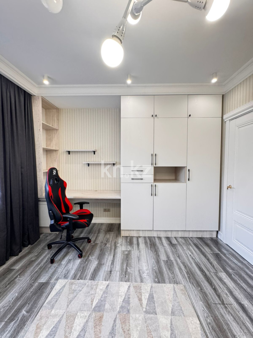 Продажа 4-комнатной квартиры, 107.6 м², пр. Шахтеров, дом  52Б - Продажа квартир в Караганде фото 7 из 9