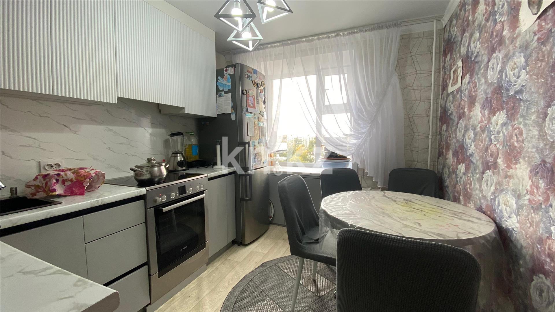 Продажа 4-комнатной квартиры, 76 м², пр. Республики - Продажа  четырехкомнатных квартир в Караганде фото 8 из 16