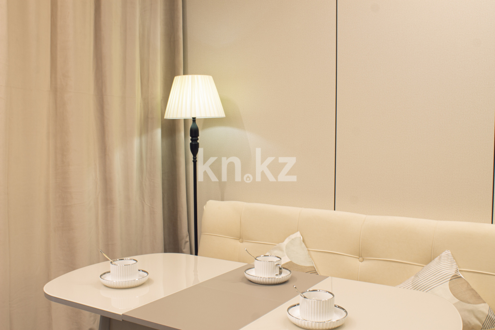 Аренда 2-комнатной квартиры посуточно, 53 м² - Аренда двухкомнатных квартир посуточно от хозяев в Алматы фото 1 из 22