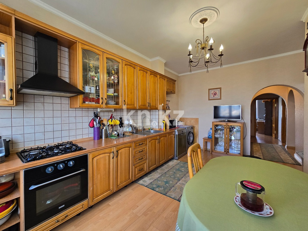 Продажа 4-комнатной квартиры, 60 м², Орбита-2 мкр-н, дом  11 - Продажа действующего бизнеса в Карагандинской области фото 3 из 28