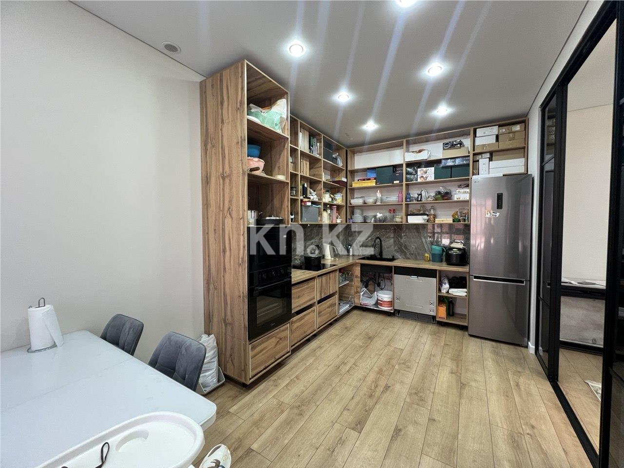 Продажа 4-комнатной квартиры, 104 м², ул. Кулкыбаева - Продажа квартир в Караганде фото 12 из 19