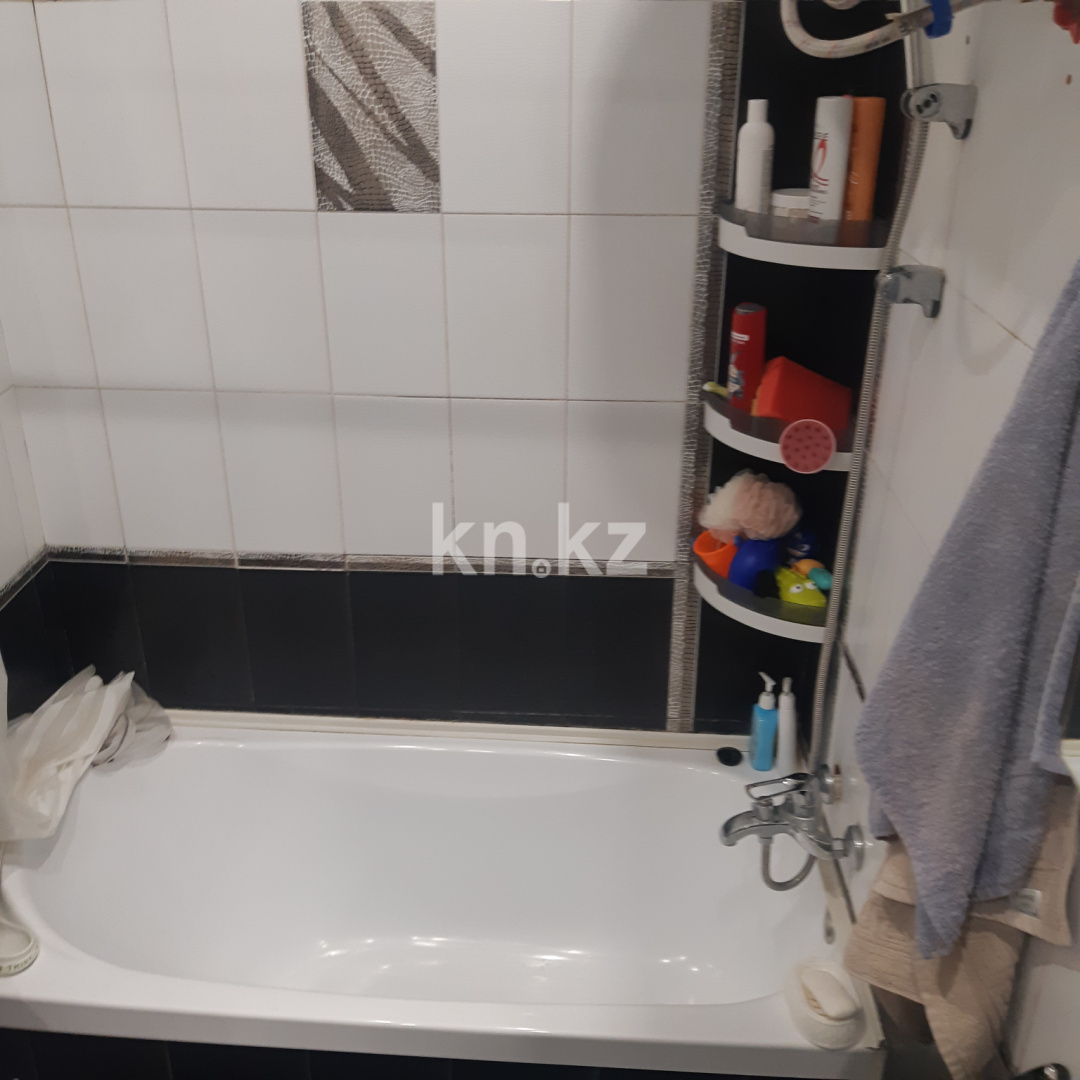 Продажа 2-комнатной квартиры, 56 м², ул. Сарсекова, дом  55 в Караганде - фото 16