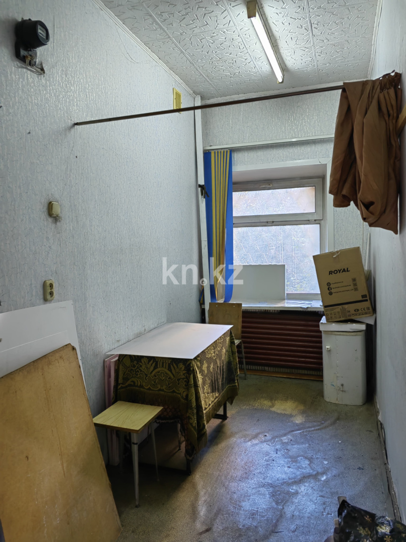 Продажа , 60 м², пр. Бухар-жырау, дом  96 - Продажа офисных и торговых помещений в Караганде фото 13 из 21