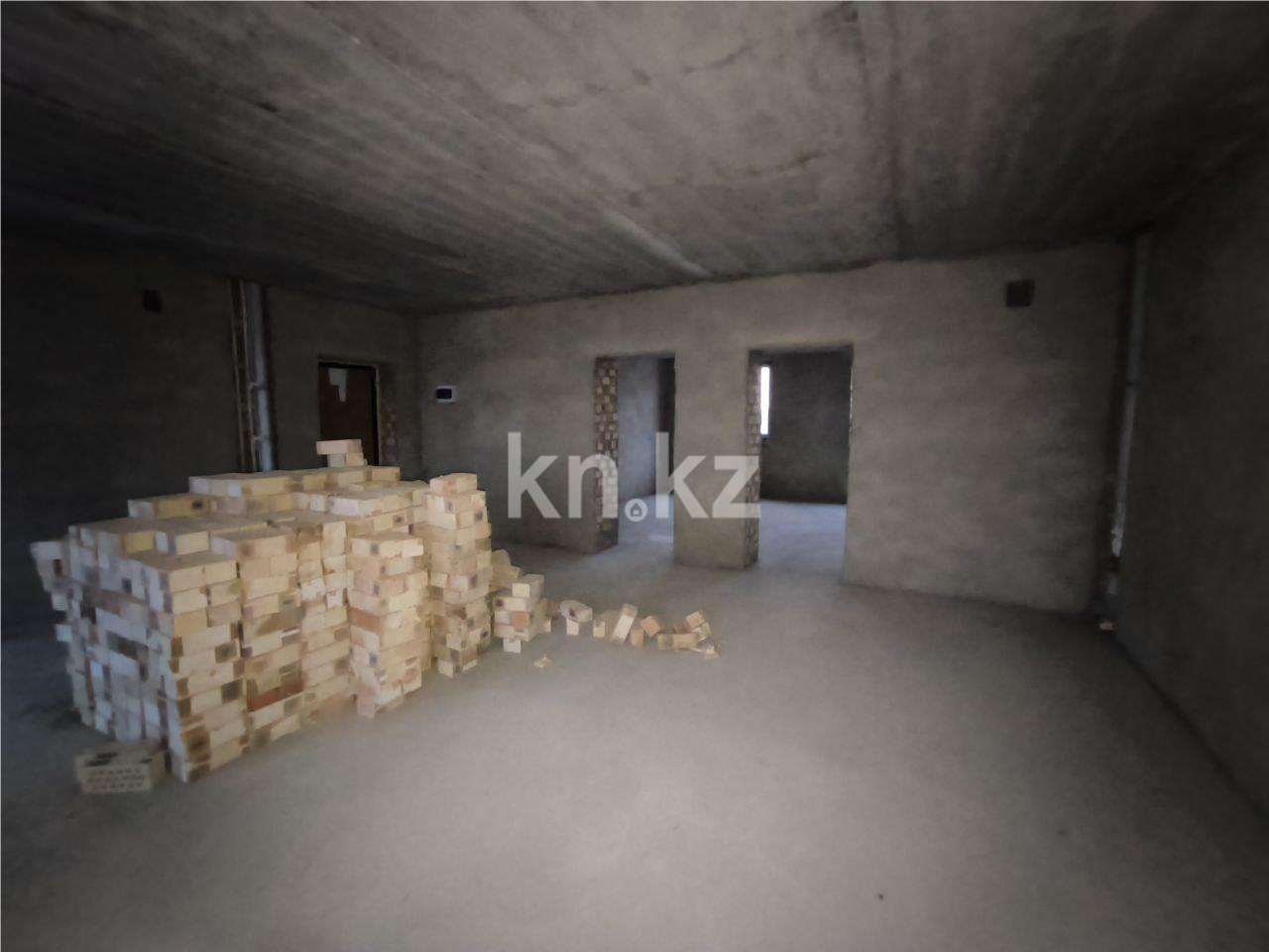 Продажа 3-комнатной квартиры, 76 м², ул. Муканова - Продажа  трехкомнатных квартир в Караганде с фото фото 2 из 8