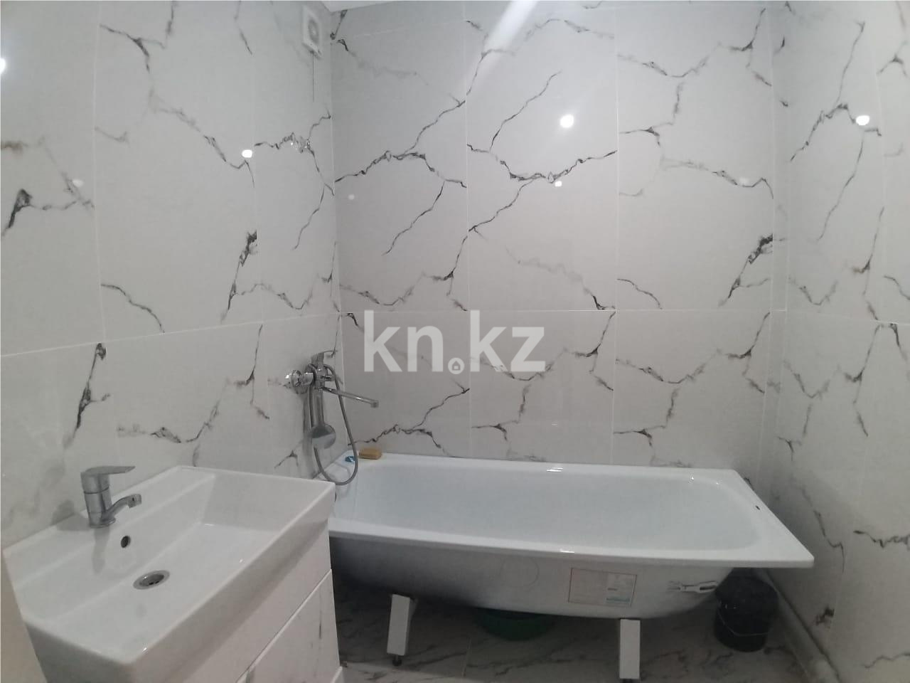 Продажа 3-комнатной квартиры, 82 м², мкр-н Голубые Пруды - Продажа квартир в Караганде фото 13 из 23