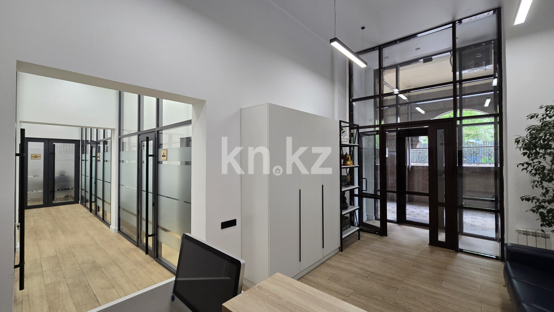 Продажа , 260 м², ул. Митина, дом  4 - Достык - Продажа офисных и торговых помещений в Алматы с фото фото 10 из 40