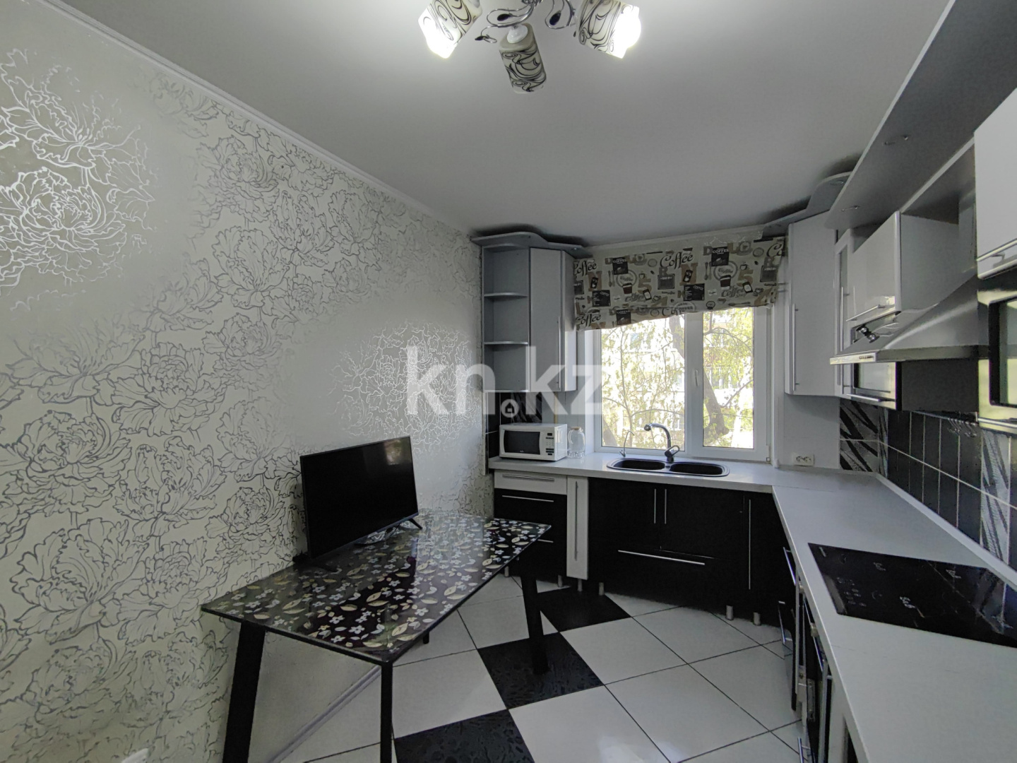 Продажа 3-комнатной квартиры, 75 м², 1 кв-л, дом  10 в Караганде - фото 16