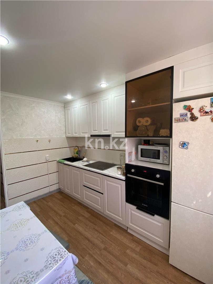 Продажа 3-комнатной квартиры, 64 м² - Продажа квартир в Караганде - страница 2 фото 7 из 12